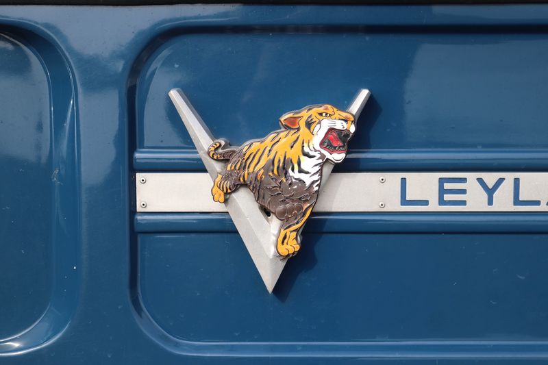 Rondrit met museumbussen door Arnhem